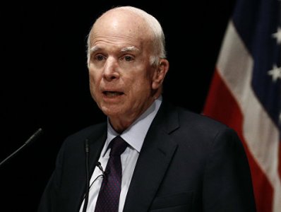 CBS: Маккейн попросил Буша и Обаму произнести речь на его похоронах