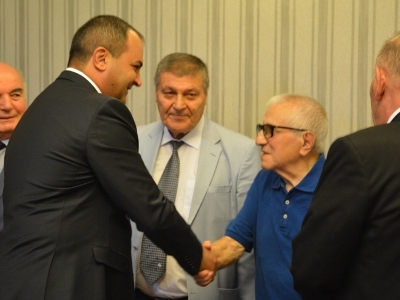 «Ավագ սերնդի փորձը կարեւոր նախադրյալ է». Արթուր Դավթյանը պարգևատրել է դատախազության համակարգի մի խումբ վետերանների