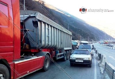 Armenia drivers remain “hostages” at Russia-Georgia border for days (PHOTOS)