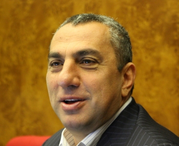 «Հրապարակ». ՔՊ-ում հույս ունեն, որ Մալաթիայում Լֆիկը կօգնի իրենց. Արայիկ Հարությունյանը՝ ԱԺ նախագա՞հ