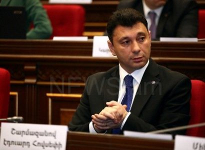 Եռագույն փողկապը տնտեսությունը չի զարգացնում. Շարմազանովը՝ Փաշինյանին