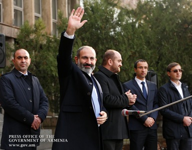 «168 ժամ». Մարտունու մի շարք դպրոցներից աշակերտներին տարել են վարչապետի հետ հանդիպման