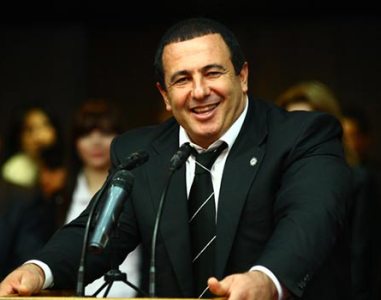 «Իրատես». Ծառուկյանը նորապսակներին Ծաղկաձորի իր հյուրանոցի անվճար ուղեգիր է նվիրում