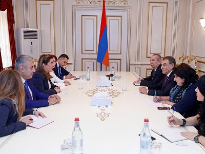 Babloyan receives head of Syria-Armenia Parliamentary Friendship Group at the Syrian legislature