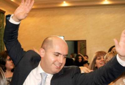 «Հրապարակ». ՀՀԿ-ական վերնախավն այնքան է պարել Աշոտյան-Շարմազանով զույգի հետ, որ հեռացել է կաղալով