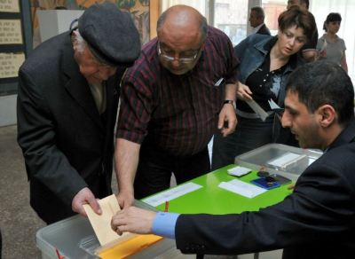 «Իրավունք». Գյուղապետերը գործի են անցել. ԲՀԿ-ականները զարմանալիորեն լռում են