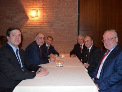 Armenia’s Mnatsakanyan meets with Azerbaijan FM
