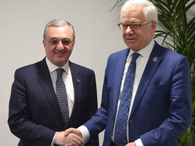 Acting FM Zohrab Mnatsakanyan presents process of reforms being implemented in Armenia