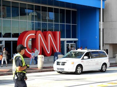 CNN-ի աշխատակիցներին ուղիղ եթերում տարհանել են ռումբի մասին տեղեկության պատճառով