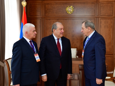 Armenian President receives heads of CIS observers mission