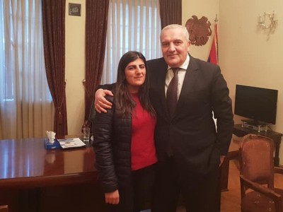 Զարմանալի ազնվություն․ ջավախքցի ուսանողուհին գտել է 37 հազար դոլար և հանձնել տիրոջը (ֆոտո)