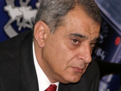 Պարոն Վանեցյան, զանգահարեք, ես ինքս կգամ, տղաներին պետք չի անհարմար վիճակի մեջ դնել. Շահնազարյան