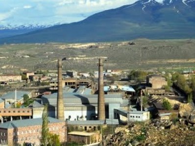 Նոր Գեղիում լարված իրավիճակ չի հանդարտվում. բնակիչները երկու մասի են բաժանվել. գործին խառնվել է մարզպետը