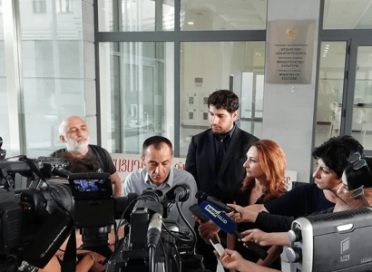 Ռեժիսոր Արամ Շահբազյանի անժամկետ հացադուլը սկսվեց ու ավարտվեց այսօր
