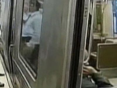 Американка родила в метро, ребенок погиб