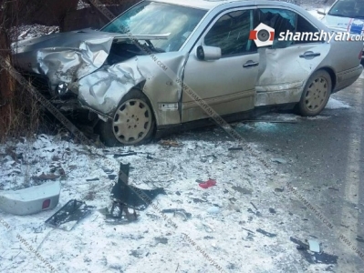 Սյունիքի մարզում. բախվել են Toyota Rav 4-ն ու Mercedes-ը. կան վիրավորները (ֆոտո)