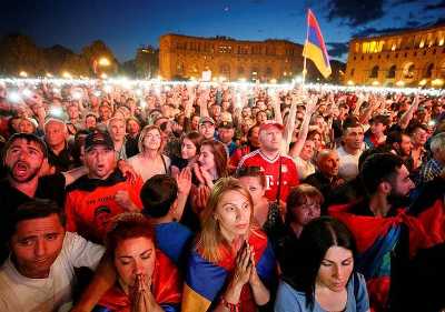 «Փաստ». «Բոլորն արդեն սպասում են հեղափոխության երկրորդ սերիային»
