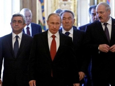 Эксперт: Президенты Белоруссии и России сделали непристойное предложение Сержу Саргсяну