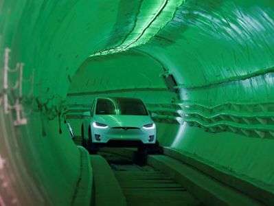 Появилось видео проезда Tesla по туннелю Маска под Лос-Анджелесом