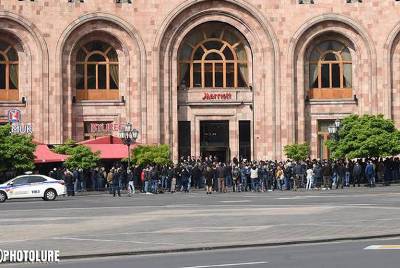 «Հրապարակ». «Մարիոթի» կառավարիչները անուրանալի ծառայություն են մատուցել Փաշինյանին. «սենյակը լսվում է»
