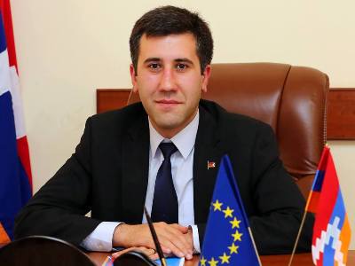 Արցախի նախկին օմբուդսմեն Ռուբեն Մելիքյանը պարգեւատրվել  է «Մխիթար Գոշ» մեդալով