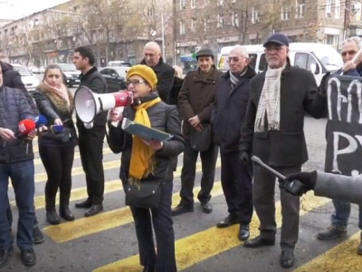 Yerevan picketers demand removing Russian military base from Armenia