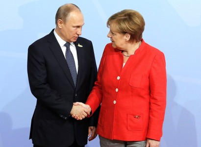 Putin and Merkel discuss Syrian settlement over phone