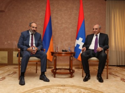 Երեւանում երեկ երեկոյան հանդիպել են Բակո Սահակյանն ու Նիկոլ Փաշինյանը