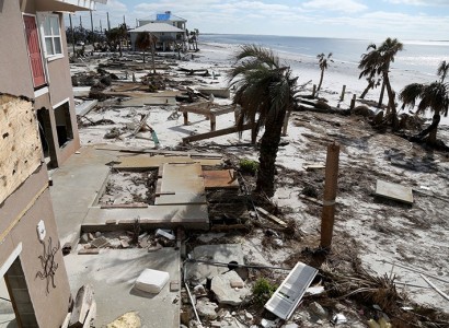 Thailand main tourist islands are spared worst of Storm Pabuk