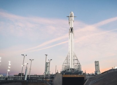SpaceX launches communications satellites