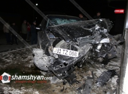 Mercedes-ը մխրճվել է «Ալֆա-ֆարմ» դեղատուն․ խոշոր վթար Զովունիում (ֆոտո)