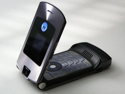 Lenovo может возобновить производство «раскладушки» Motorola