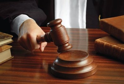 «Ժողովուրդ». Լուրջ վիճաբանություն ԲԴԽ անդամի եւ դատական կարգադրիչների միջեւ. բանը հասել է հայհոյանքներին