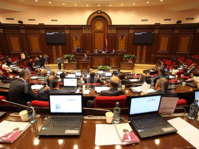 «Иравунк»: Депутатам от правящего в Армении блока дано распоряжение говорить мало
