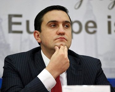 Էժան դիվիդենտներ ստանալ պետհաստատությունների արժեզրկման գնով անթույլատրելի է. Ղազինյանը՝ մարզպետներին քննադատողներին