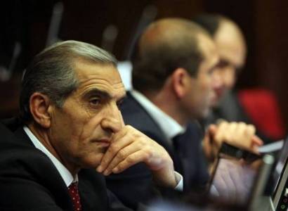 Անհիմն ձերբակալություն է . «Շշի Մելոն» ՝ զինված միջադեպին որդու մասնակցության մասին