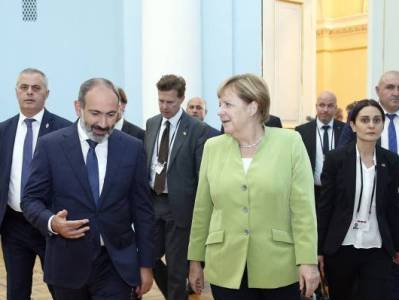Գոնե ես բավարարված եմ մեր քննարկումների արդյունքներից. Փաշինյանը՝ Մերկելի հետ հանդիպման մասին