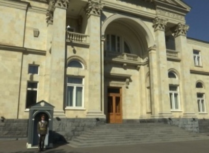 Հայտնաբերվել է Բաղրամյան 26-ից հուշադրամներ գողացողը. կասկածյալը կին է