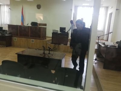 «Սասնա ծռերի» գործ. Նախկին փոխոստիկանապետը հետնամուտքով հեռացավ դատարանից