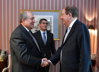 Armenian President holds meetings in Paris
