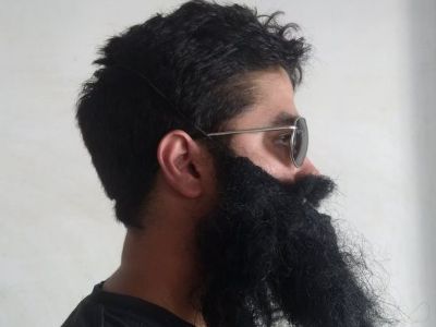 27-летний индиец хочет подать в суд на родителей за то, что они родили его, не получив его согласия