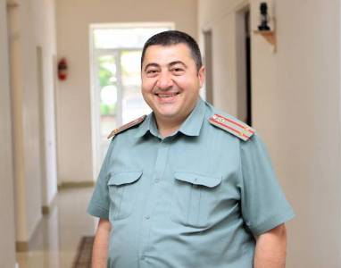 «Հրապարակ». ՊՆ բուժծառայության վարչության պետի աթոռի վրա «աչք» կա. նա հոսպիտալում զինվորների՞ է ծեծել