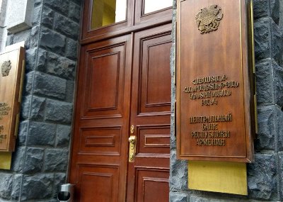 «Ժամանակ». Ինչու է արժեզրկվում դրամը. ԿԲ-ն փոխարժեքը պահում է ռեպրեսիվ միջոցներով