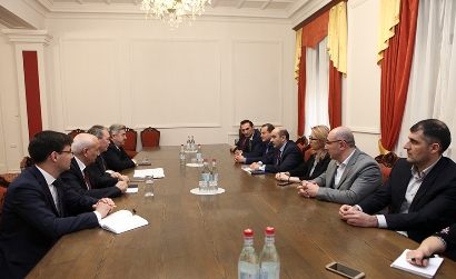 ԱԺ խմբակցությունների ներկայացուցիչները հանդիպել են ՌԴ Պետդումայի պատվիրակության հետ (ֆոտո)