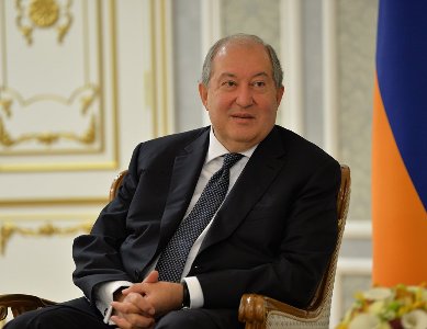 «Ժողովուրդ». Արմեն Սարգսյանը ստվերային կերպով հովանավորում է «Լուսավոր Հայաստանին» հաճախ հանդիպում են