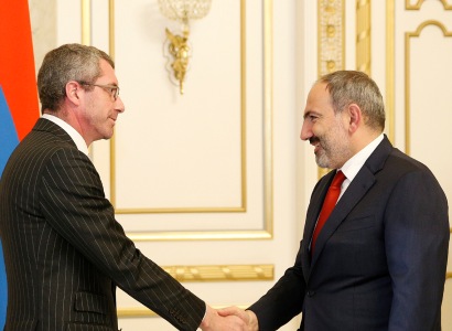 Armenia PM receives European Parliament MP Frank Engel