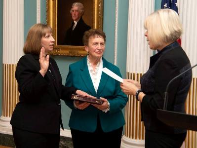 Lynne Tracy officially sworn in as US ambassador to Armenia