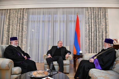 Գարեգին Բ-ն եւ Արամ Ա-ն հյուրընկալվել են նախագահ Սարգսյանին