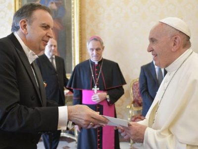 Pope Francis receives new Armenia ambassador