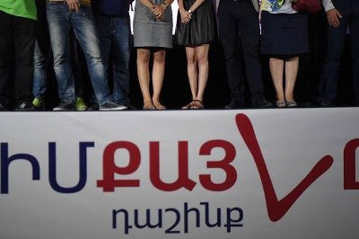«Ժամանակ». «Իմ քայլ»-ում հակասությունները խորանում է. շատերն իրար չեն բարեւում